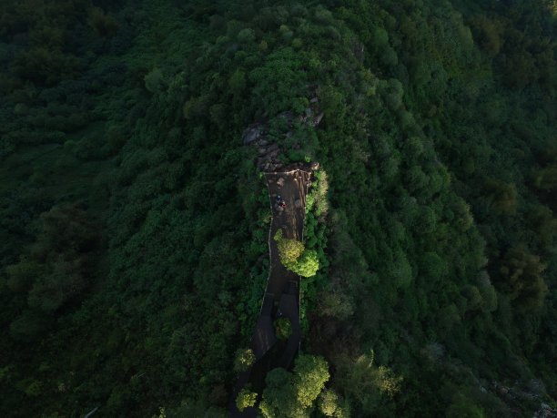 朝臣悬崖图片下载