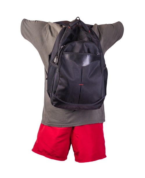 背包，运动短裤，t恤孤立在白色福恩。每天穿的衣服图片下载