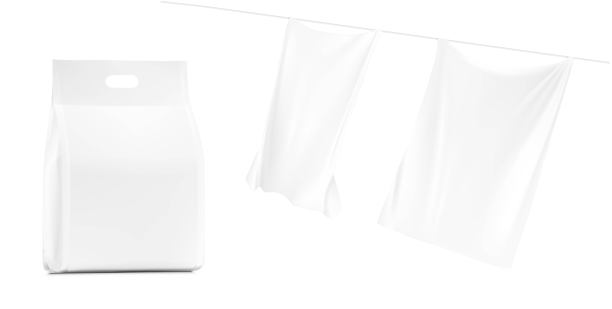 四密封包装模型与衣服在风在绳子上。图片下载