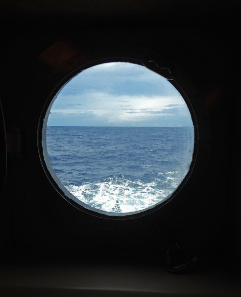 舷窗的故事图片下载