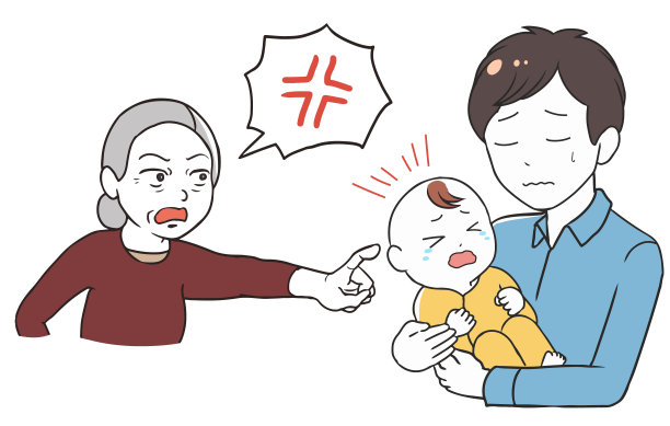 一位年迈的妇女在抱怨一个哭闹的婴儿和她的父亲图片下载