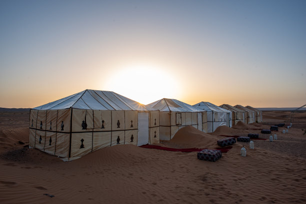 2019年4月30日，摩洛哥，Merzouga:在沙漠中露营图片下载