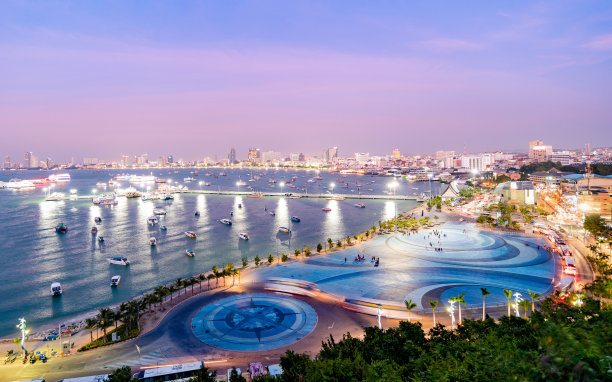 泰国芭堤雅市春武里芭堤雅海滩，为游客提供公交停靠站图片下载