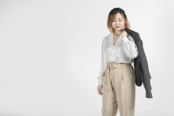 亚洲华人美女商务女工作室拍摄白色背景剪出图片下载