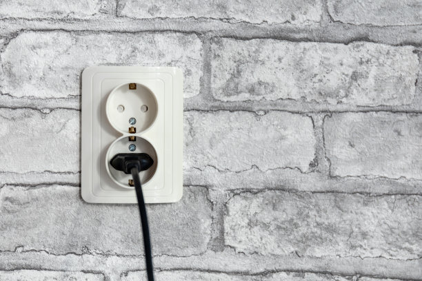 欧洲墙插座与插头连接图片下载