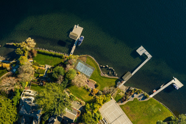 俯瞰西雅图的海岸线图片下载