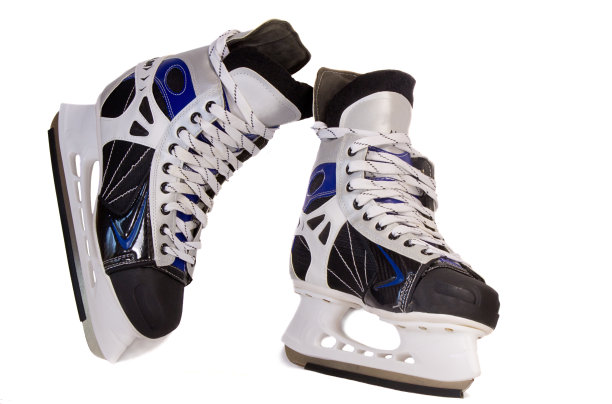 舒适的男子冰鞋孤立在一个白色的背景。图片下载