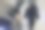 床，羽绒被和枕头在一个肮脏的房间和凌乱的衣服图片下载