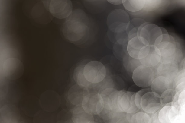 圣诞散焦散焦灯光背景。图片下载