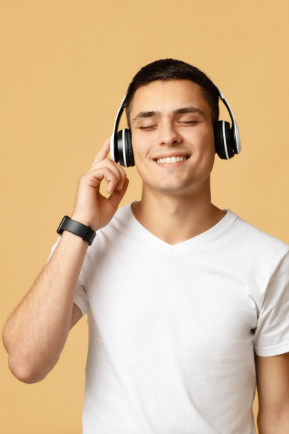 现代设备，最喜欢的音乐和禁闭期间的享受图片下载