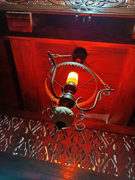 晚上挂灯笼图片下载