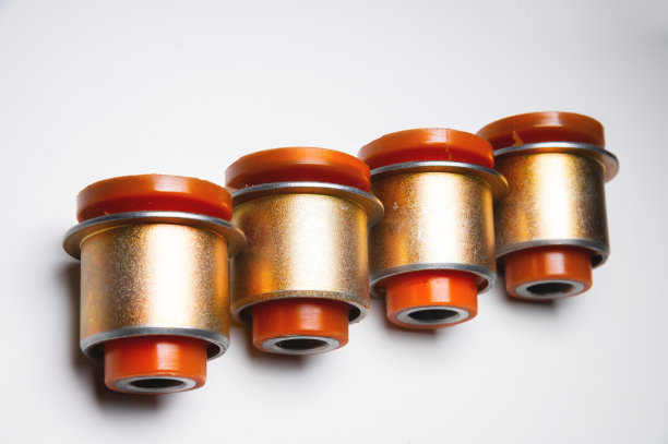 新一套聚氨酯前悬架衬套的汽车。一辆越野车前轴的静音挡块图片下载