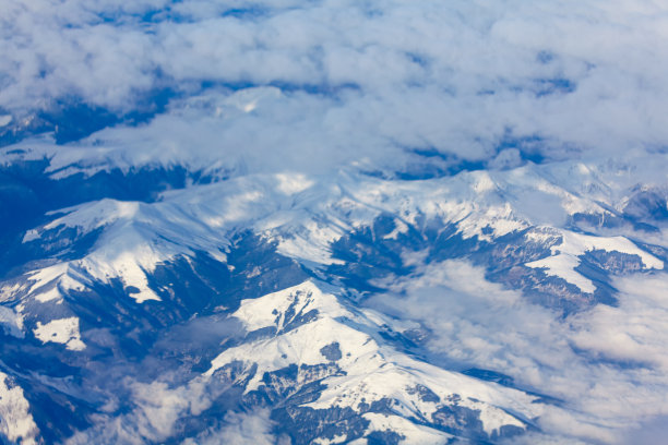 云和雪图片下载