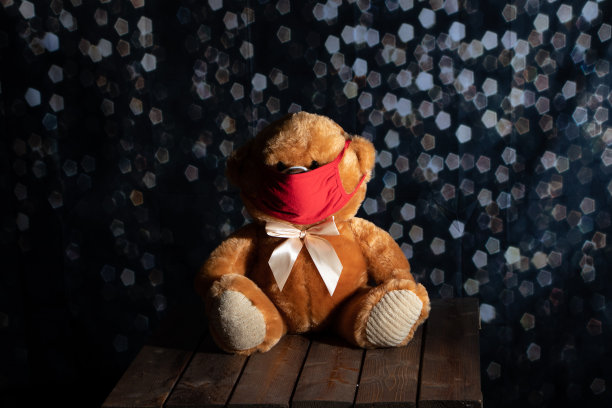 带面具的泰迪熊图片下载