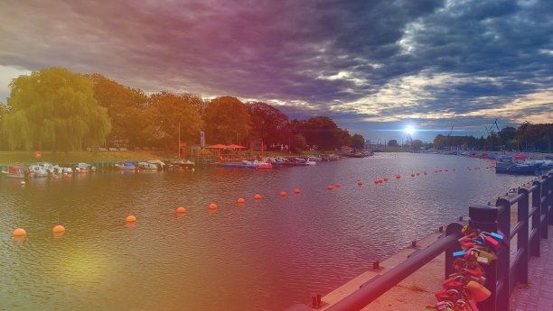 港口内的船只图片下载