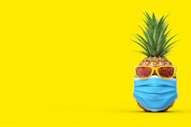 有趣的卡通时尚潮人剪菠萝人物与黄色太阳镜和医疗ProtectivÑ口罩预防冠状病毒COVID-19。三维渲染图片下载