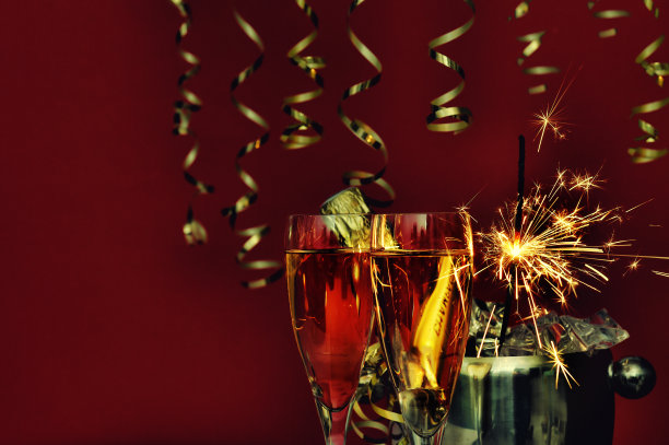 假日安排玻璃杯酒瓶香槟烟花图片下载