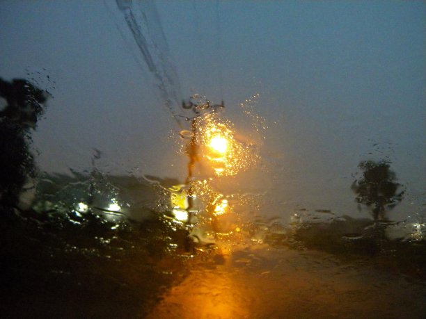 抽象的雨图片下载