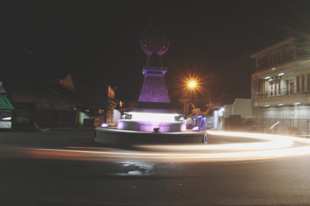 高速公路上车辆的慢光照片图片下载