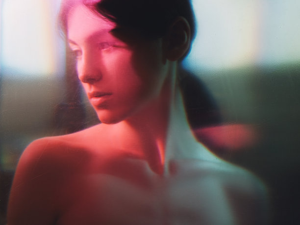 艺术肖像女性美如梦似幻的女人散景图片下载