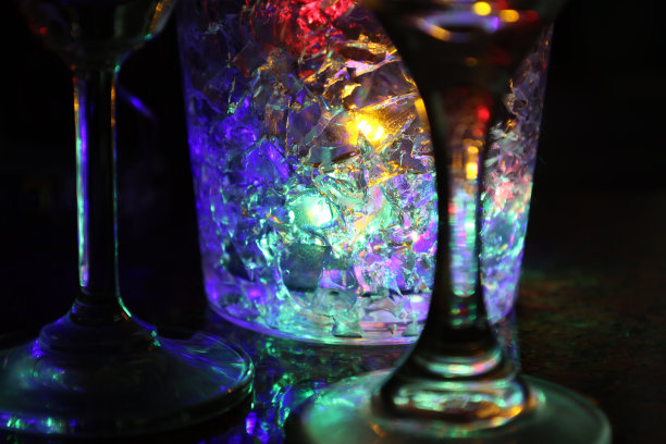 玻璃中的彩色照明图片下载