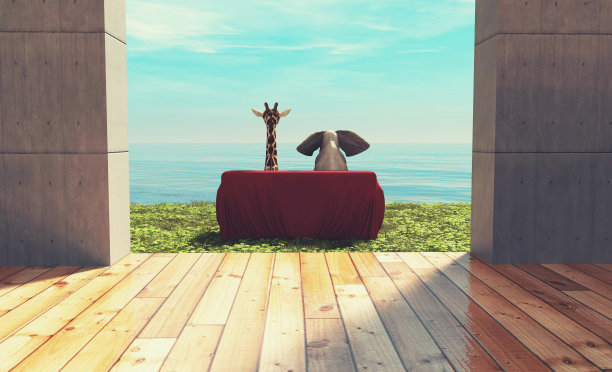 大象和长颈鹿在沙发上看着大海。这是一个3d渲染图。图片下载