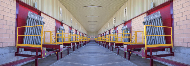 商业大厦的卡车装载码头图片下载