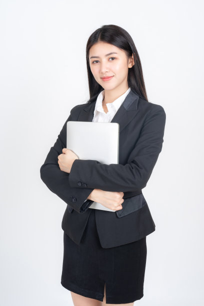 生活方式商务人士拿着笔记本电脑在办公桌上办公，经营理念。图片下载