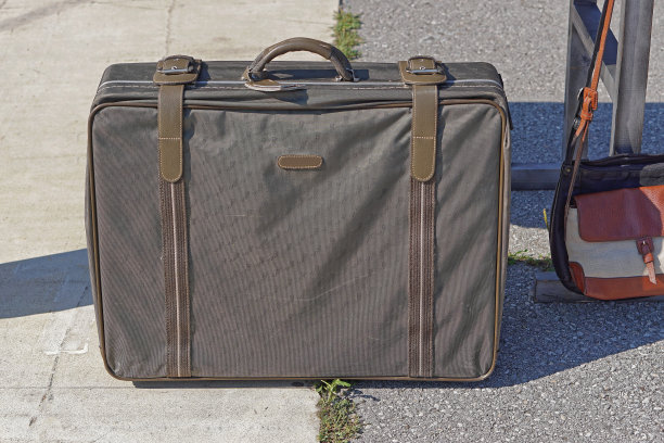 旧手提箱图片下载