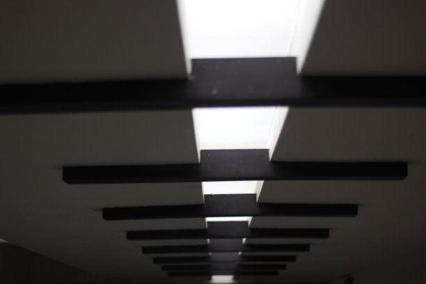 美丽明亮的室内。图片下载