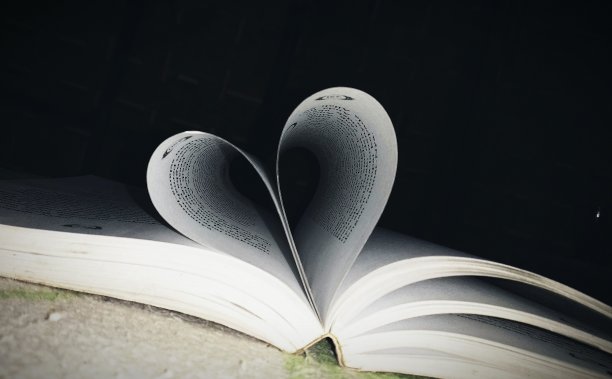 打开书的形象图片下载