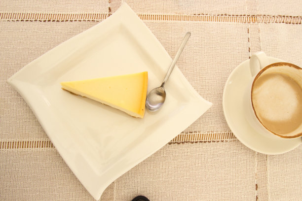 自制芝士蛋糕和黑咖啡图片下载