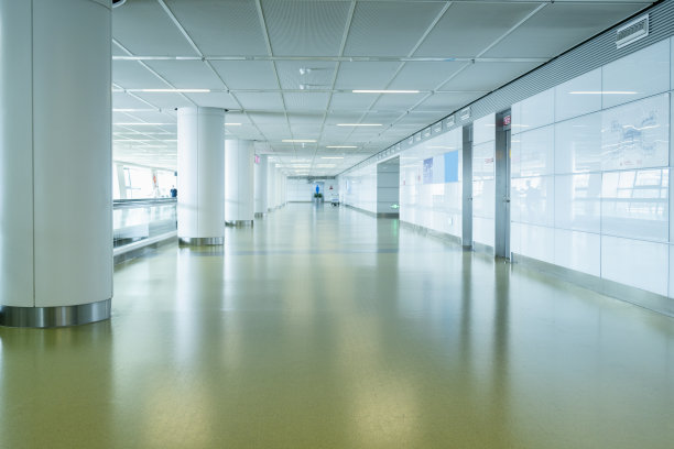 机场空荡荡的走廊图片下载