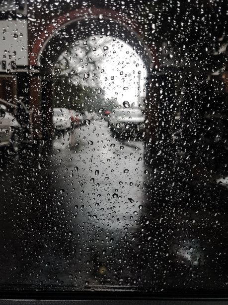 撕裂天空图片下载