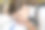 在桌子上睡觉的女学生的头图片下载