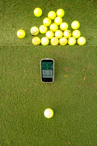 移动高尔夫发射监视器和测距仪图片下载