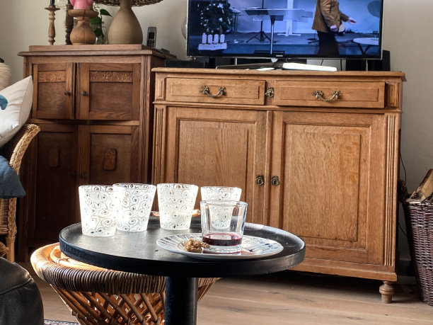 最后的晚餐在远方图片下载