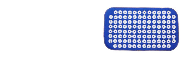 带针按摩垫。孤立在白色背景上。图片下载