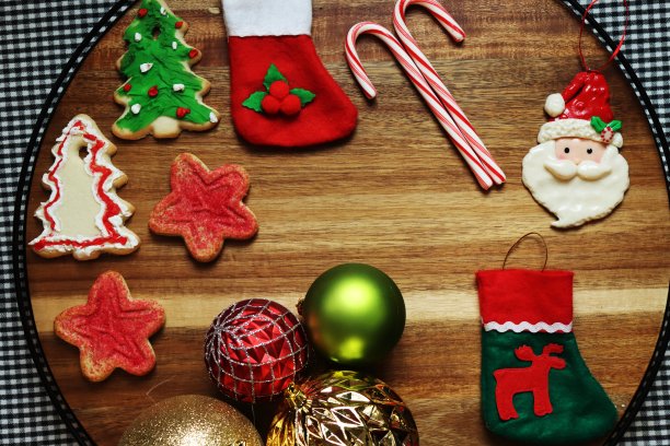 假日装饰概念饼干和装饰品图片下载