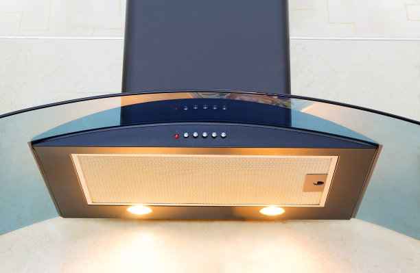 厨房设备。空气净化罩。图片下载