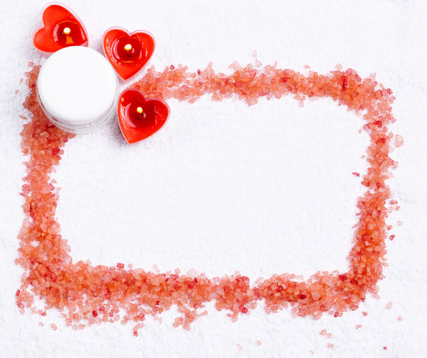 奶油，香薰蜡烛，水疗和纺织布背景。St.Valentine节。图片下载