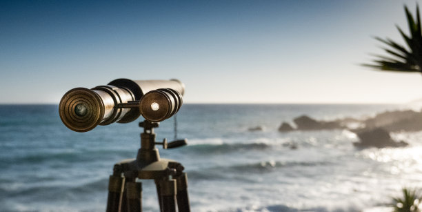 近距离的望远镜图片下载