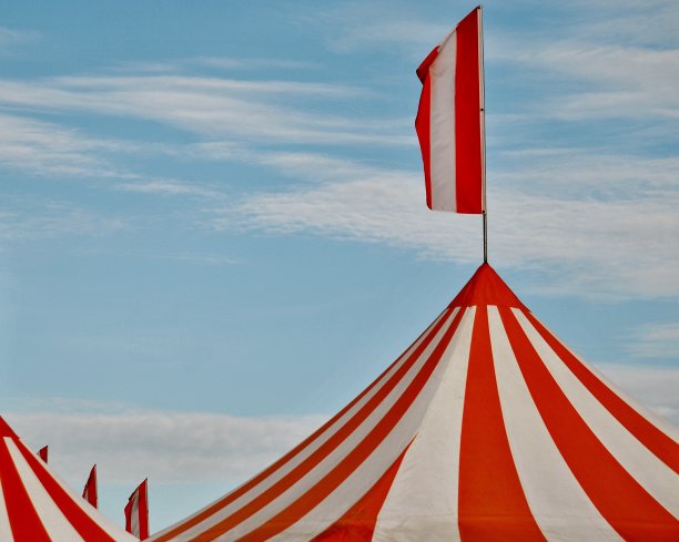 条纹马戏团帐篷图片下载
