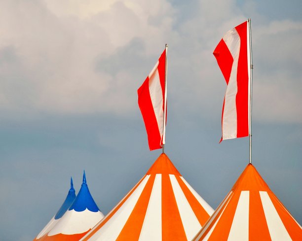 马戏团照片素材ID：390733404