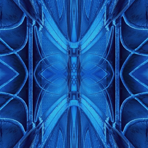 复杂的几何焊接金属安全门图案和设计在明亮的蓝色图片下载