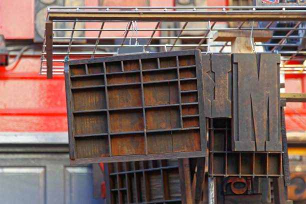 凸版印刷的架子上图片下载