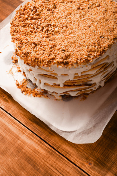 美味的自制奶油圆蛋糕。面包房概念照片为背景。图片下载