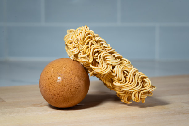 鲜鸡蛋方便面。图片下载
