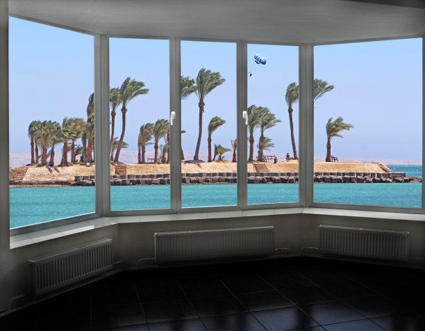 热带岛屿海洋全景窗：旅行概念图片下载