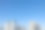 东京晴朗的天空下的现代建筑图片下载